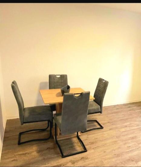 City Apartment Duisburg 2#Netflix &Wlan &Kingsize Bett & Kaffee Maschine & Central & 500M Innenhafen & 2 Min U Bahn Exterior foto